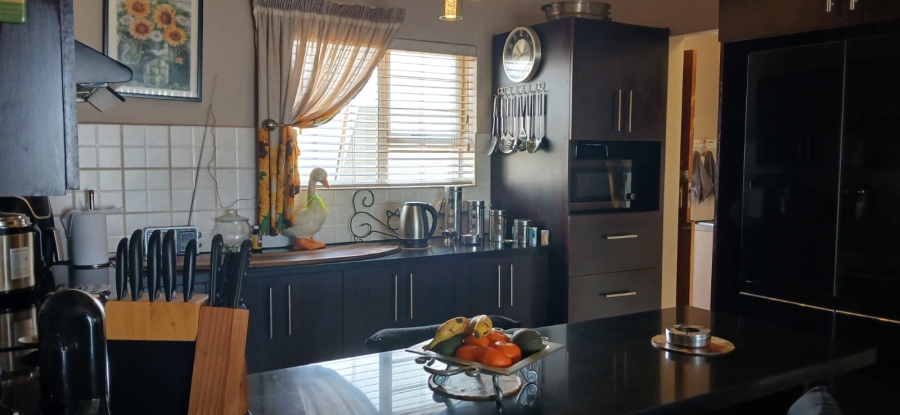 3 Bedroom Property for Sale in Heiderand Western Cape